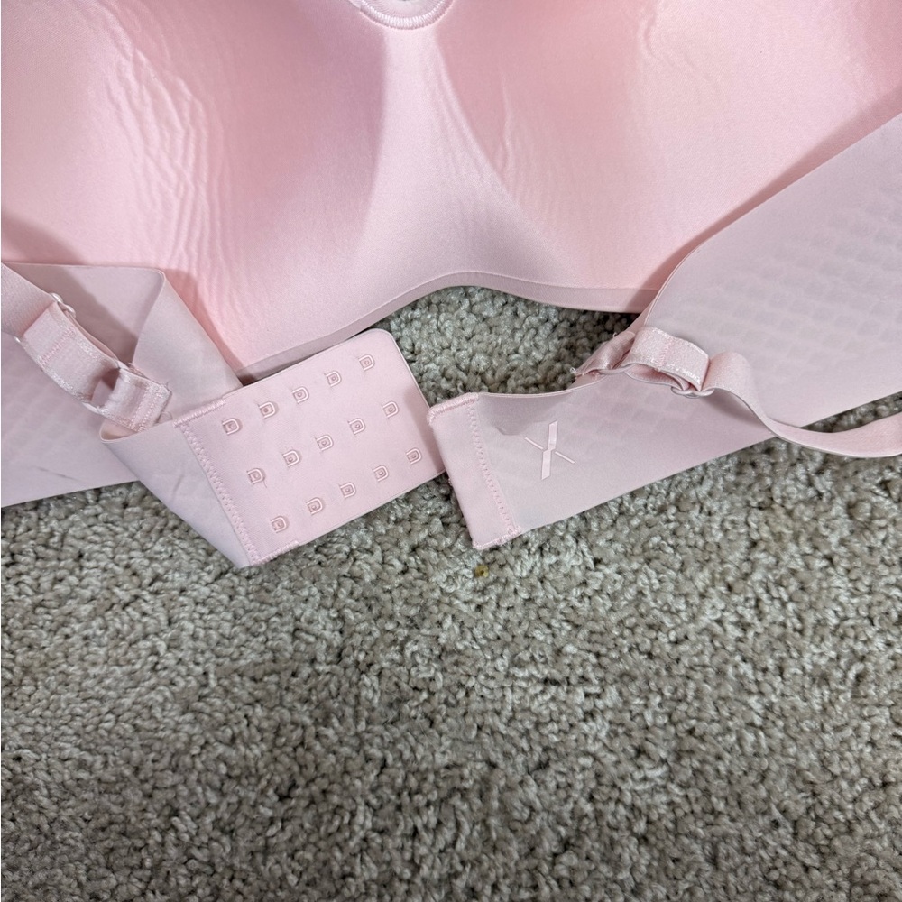 Knix pink V-Neck Bra Size 48C - Picture 11 of 13